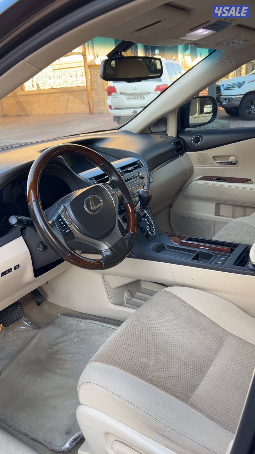 للبيع جيب لكزس شرط الفحص1