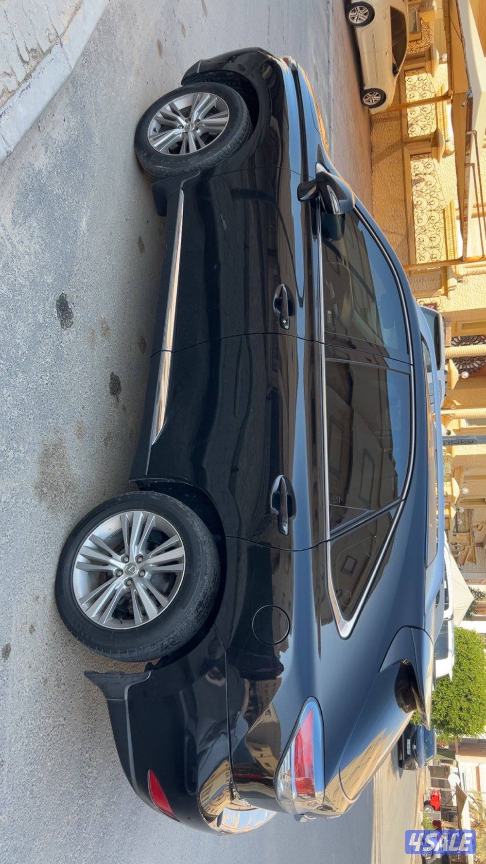 للبيع جيب لكزس شرط الفحص3