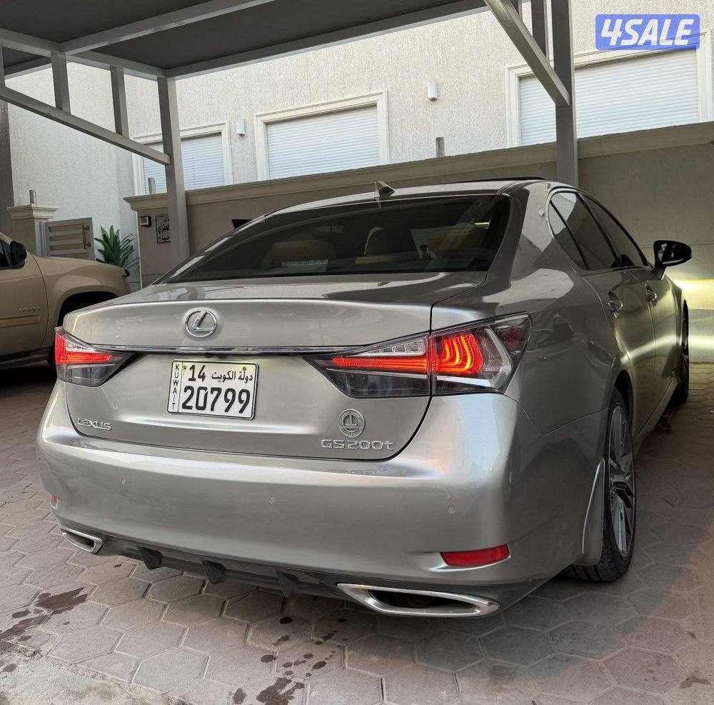 للبيع لكزس مالك اول ممشى قليل4