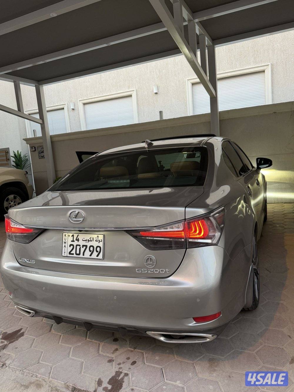 للبيع لكزس مالك اول ممشى قليل5