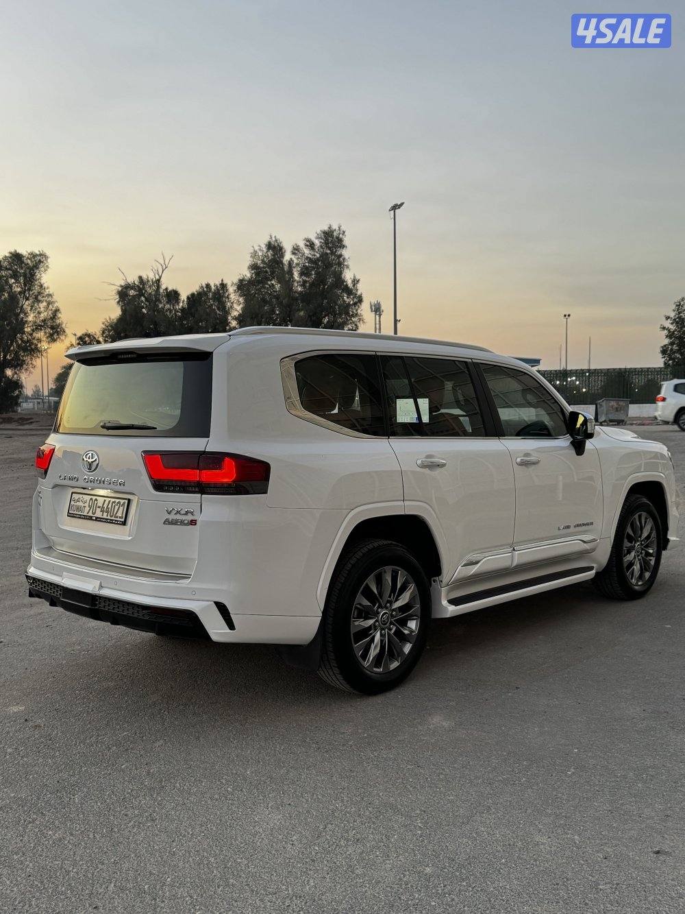 لاندكروزر VXR 2022 صبغ الوكاله ماشي 58 الدرجه الاولى شرط الفحص2