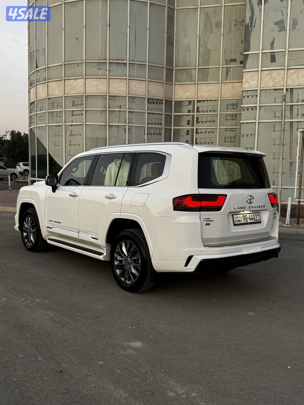 لاندكروزر VXR 2022 صبغ الوكاله ماشي 58 الدرجه الاولى شرط الفحص3