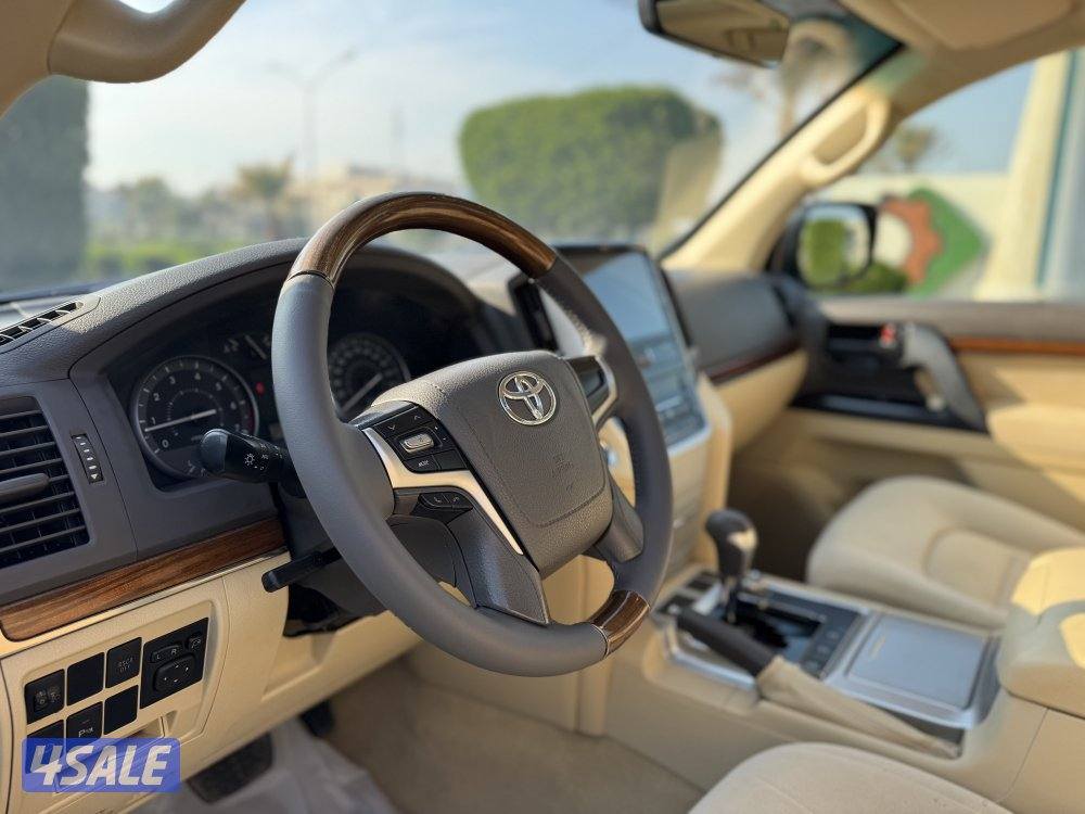 للبيع : لاند كروزر GXR : موديل 20168