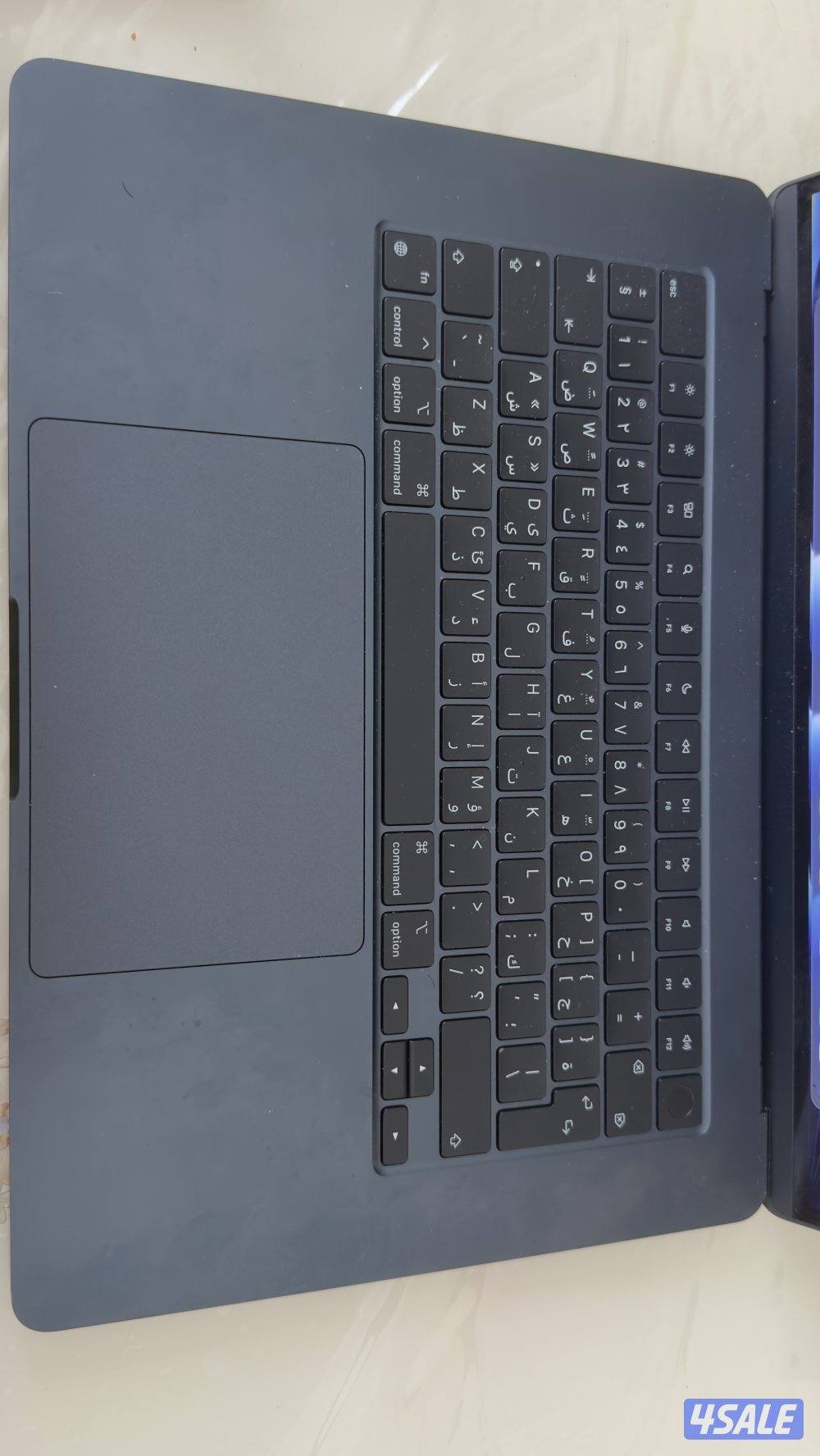 للبيع ماك بوك اير M2  بطارية 100‎%‎2