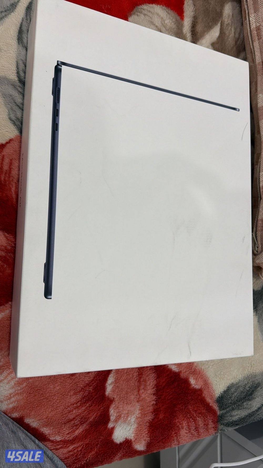 للبيع ماك بوك اير M2  بطارية 100‎%‎8