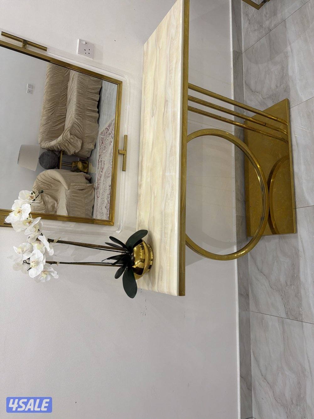 كونسول مع مرايه1