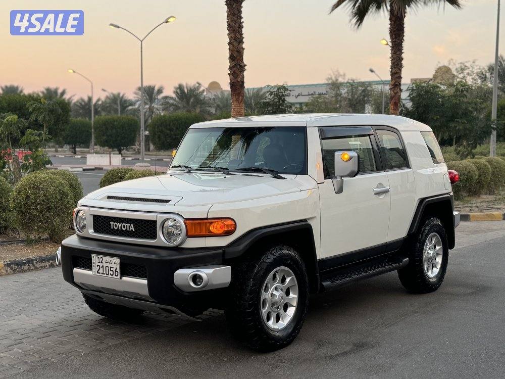 تويوتا FJ موديل 2013 الدرجه الاولى بحاله الوكاله0