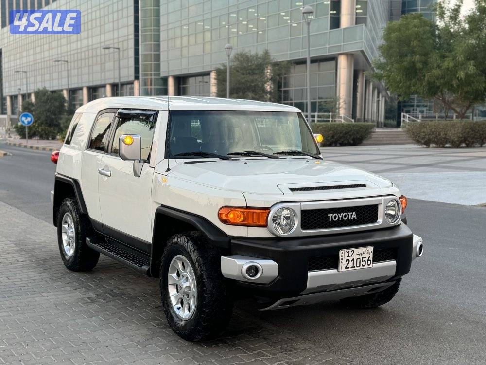 تويوتا FJ موديل 2013 الدرجه الاولى بحاله الوكاله1