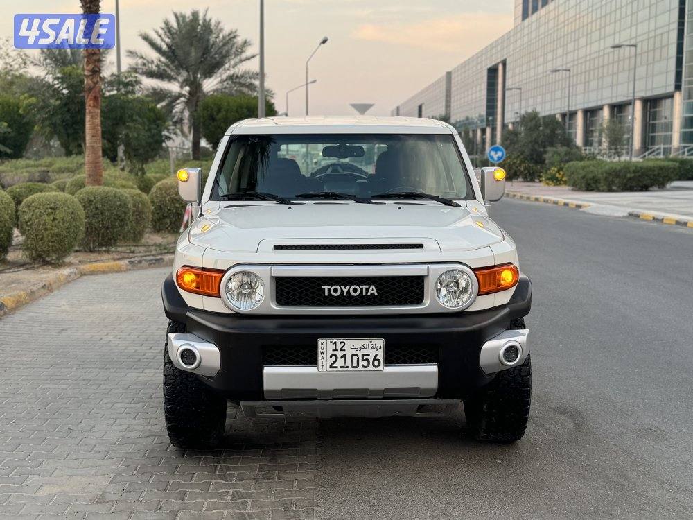 تويوتا FJ موديل 2013 الدرجه الاولى بحاله الوكاله2