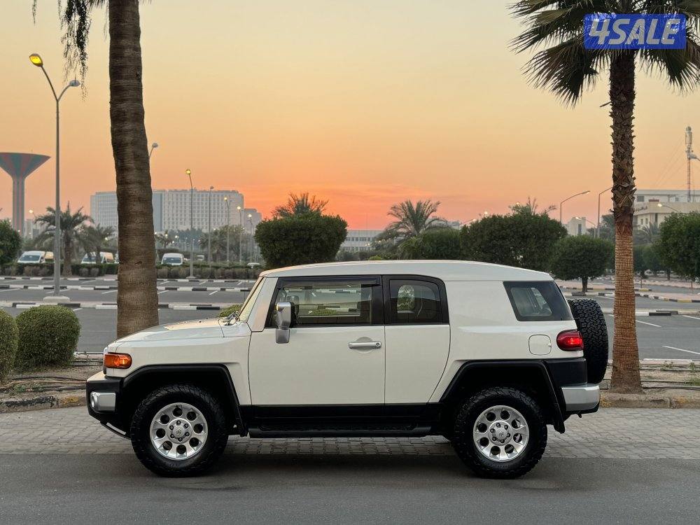 تويوتا FJ موديل 2013 الدرجه الاولى بحاله الوكاله9