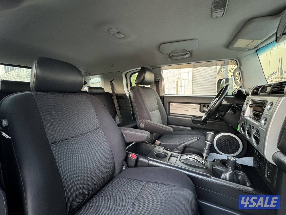 تويوتا FJ موديل 2013 الدرجه الاولى بحاله الوكاله8