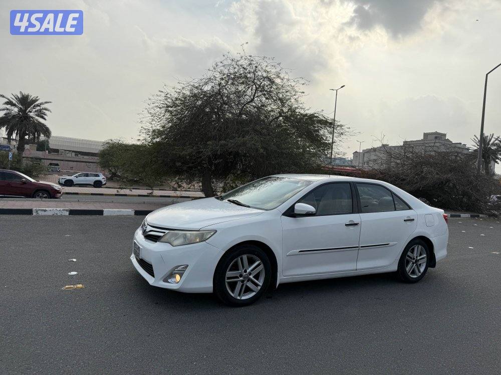 كامري ٢٠١٥ GLX بدون فتحه3