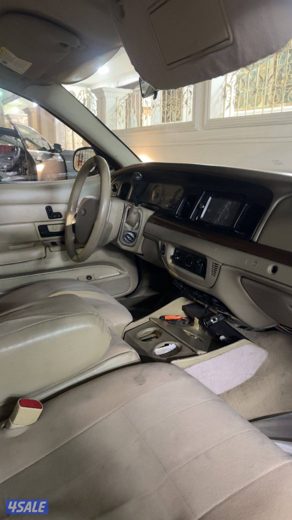 للبيع فورد مديل 20100