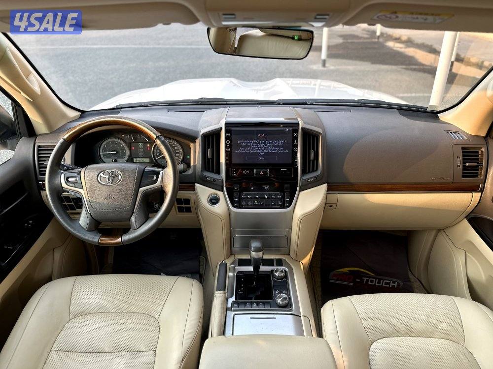 معرض القمة🚩11