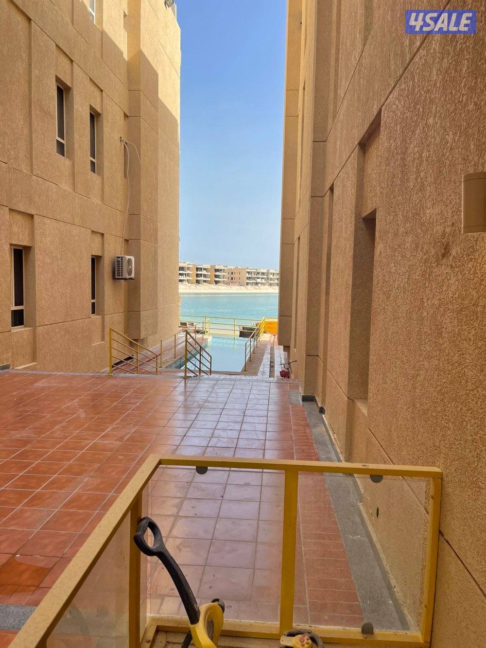 للبيع شقة شاليه دور أرضي في منتجع برستيج0