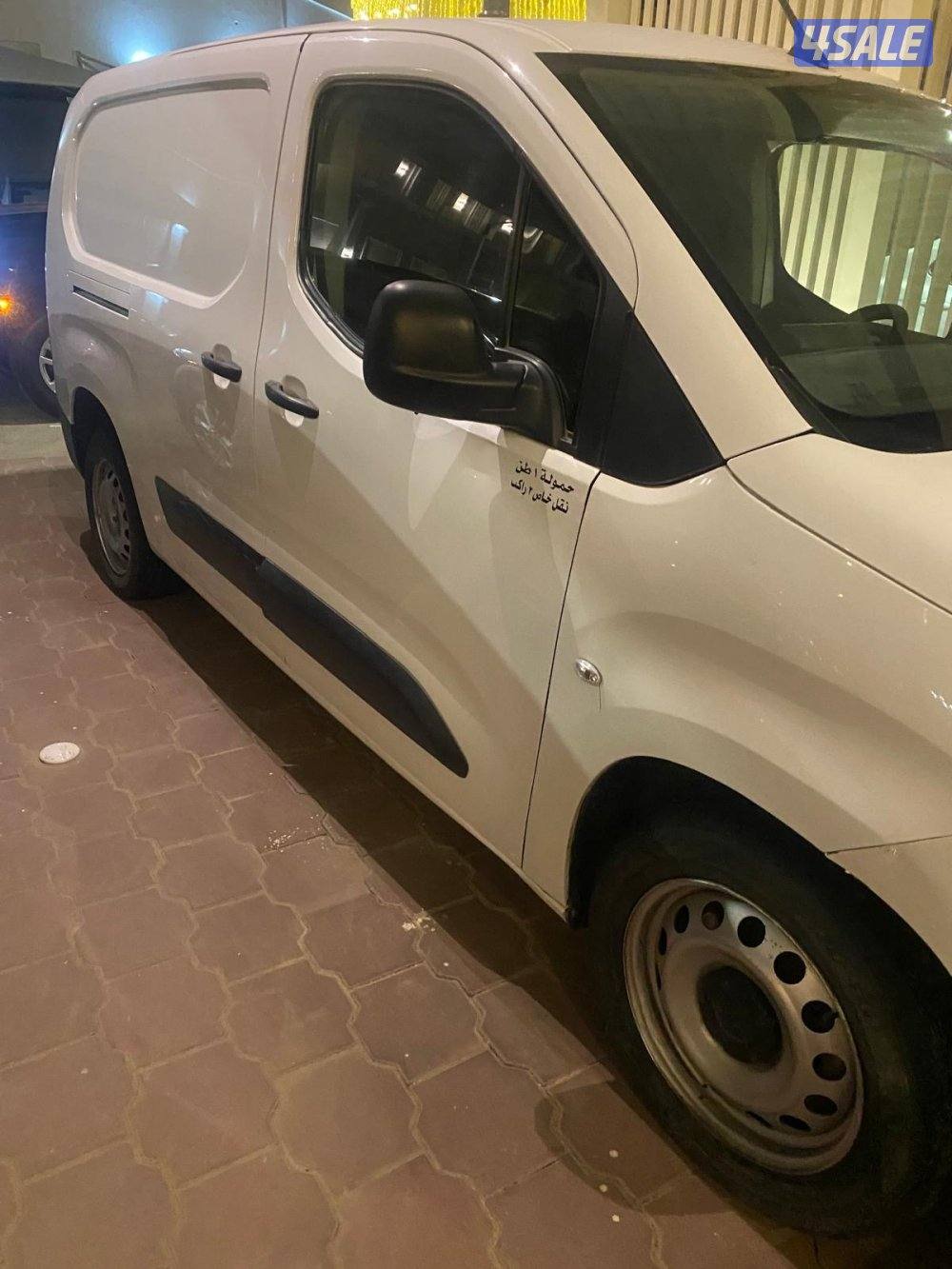 بيجو عداد ٧٧ الف قير عادي بانزين0