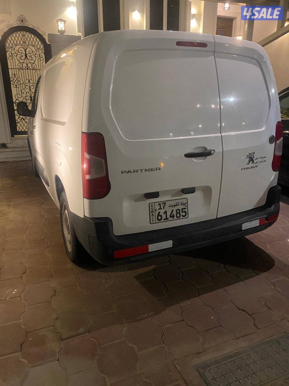 بيجو عداد ٧٧ الف قير عادي بانزين2