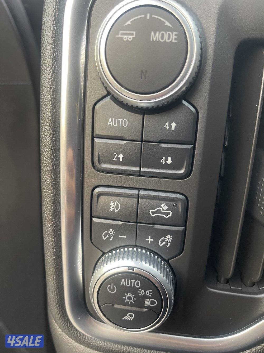 للبيع وانيت سيرا AT4  كبينه ونص  موديل 2020 ماشي فقط 80 الف دبل جير2