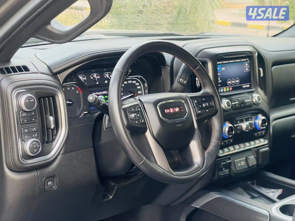 للبيع وانيت سيرا AT4  كبينه ونص  موديل 2020 ماشي فقط 80 الف دبل جير3