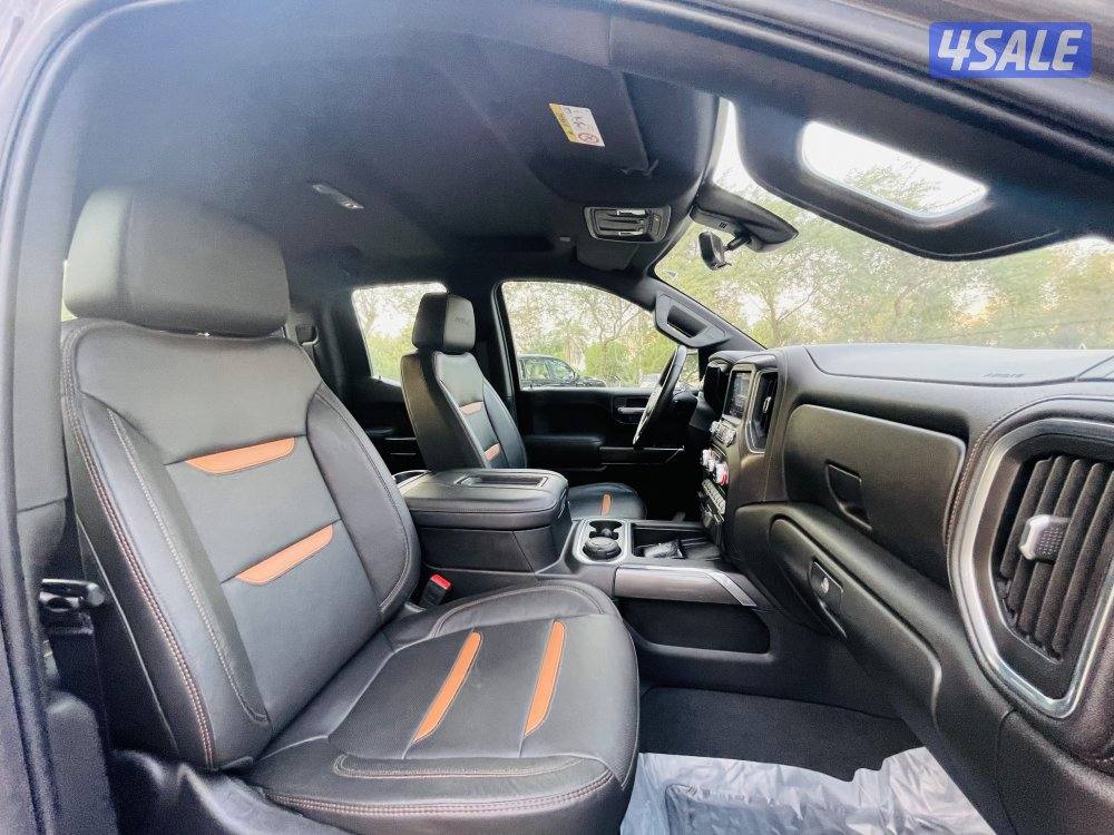 للبيع وانيت سيرا AT4  كبينه ونص  موديل 2020 ماشي فقط 80 الف دبل جير7