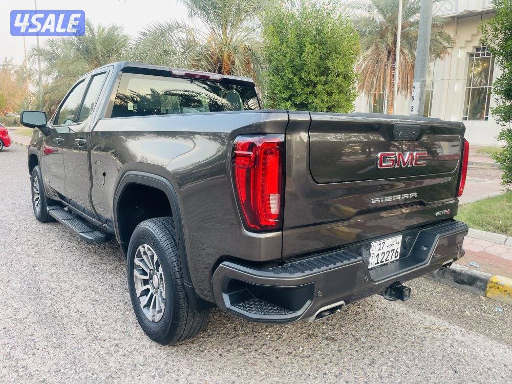 للبيع وانيت سيرا AT4  كبينه ونص  موديل 2020 ماشي فقط 80 الف دبل جير8