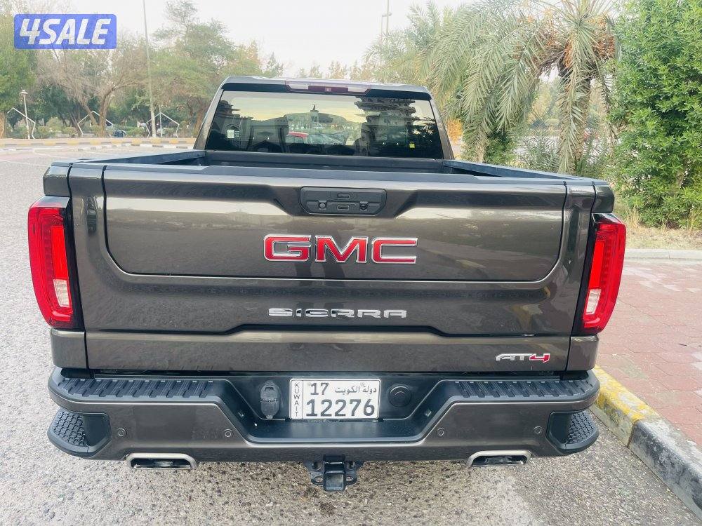 للبيع وانيت سيرا AT4  كبينه ونص  موديل 2020 ماشي فقط 80 الف دبل جير9