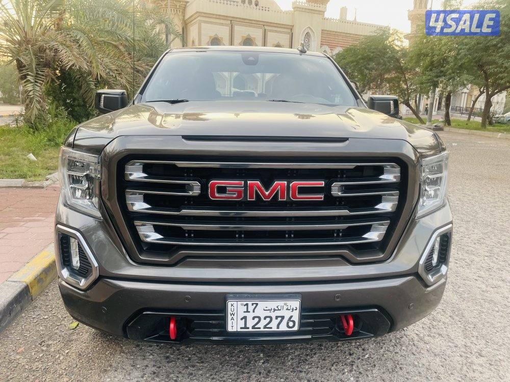 للبيع وانيت سيرا AT4  كبينه ونص  موديل 2020 ماشي فقط 80 الف دبل جير10