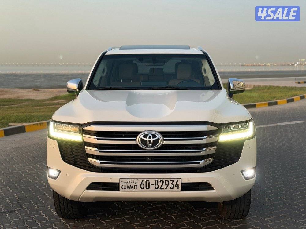 لاند كروزر 2022 VX1