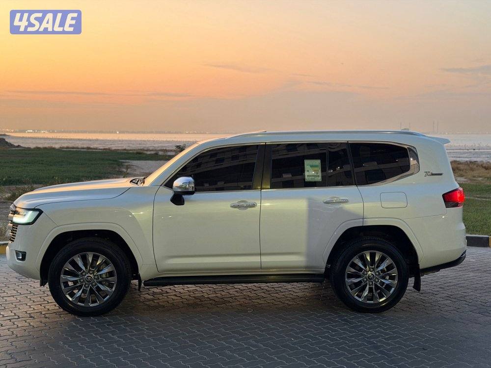 لاند كروزر 2022 VX2