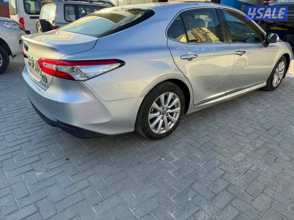 للبيع كامري 20183