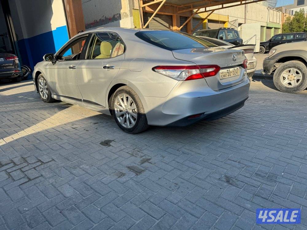 للبيع كامري 20188