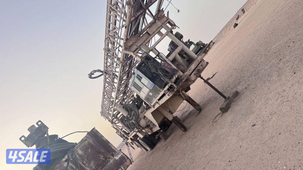 للبيع حفار ابار امريكي يحفر الى 500 متر0