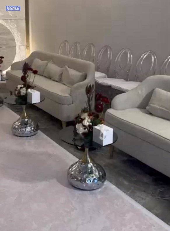 تاجير كراسي مخمل  و كنبات مع طاولاتهم -دي جي -كوش -تصوير -فاليه -زينه6