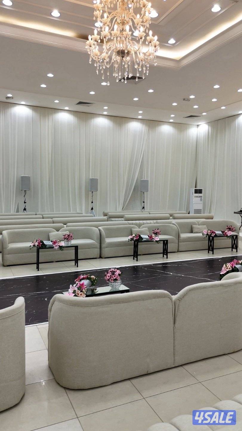 تاجير كراسي مخمل  و كنبات مع طاولاتهم -دي جي -كوش -تصوير -فاليه -زينه12