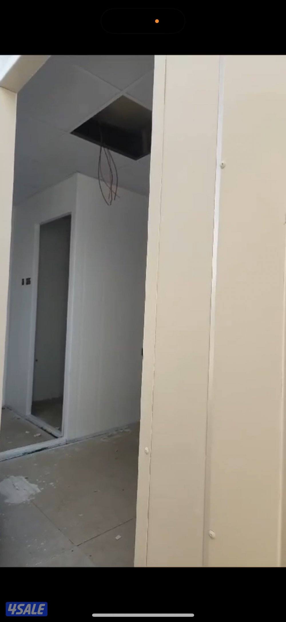 للبيع غرفة مع حمام مع مطبخ مساحته ٤/٣0