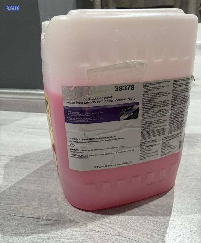 مواد تنظيف سيارات لمشروع غسيل سيارات متنقل1