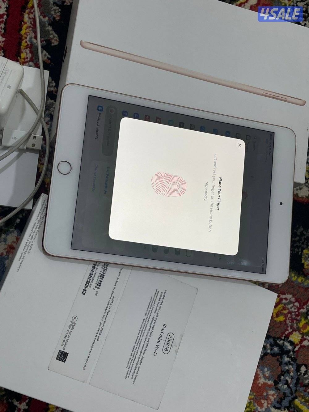 ايباد ابل ميني 5 الخامس 256 قيقا بطارية 95 مع الاغراض كامله الاصليه6