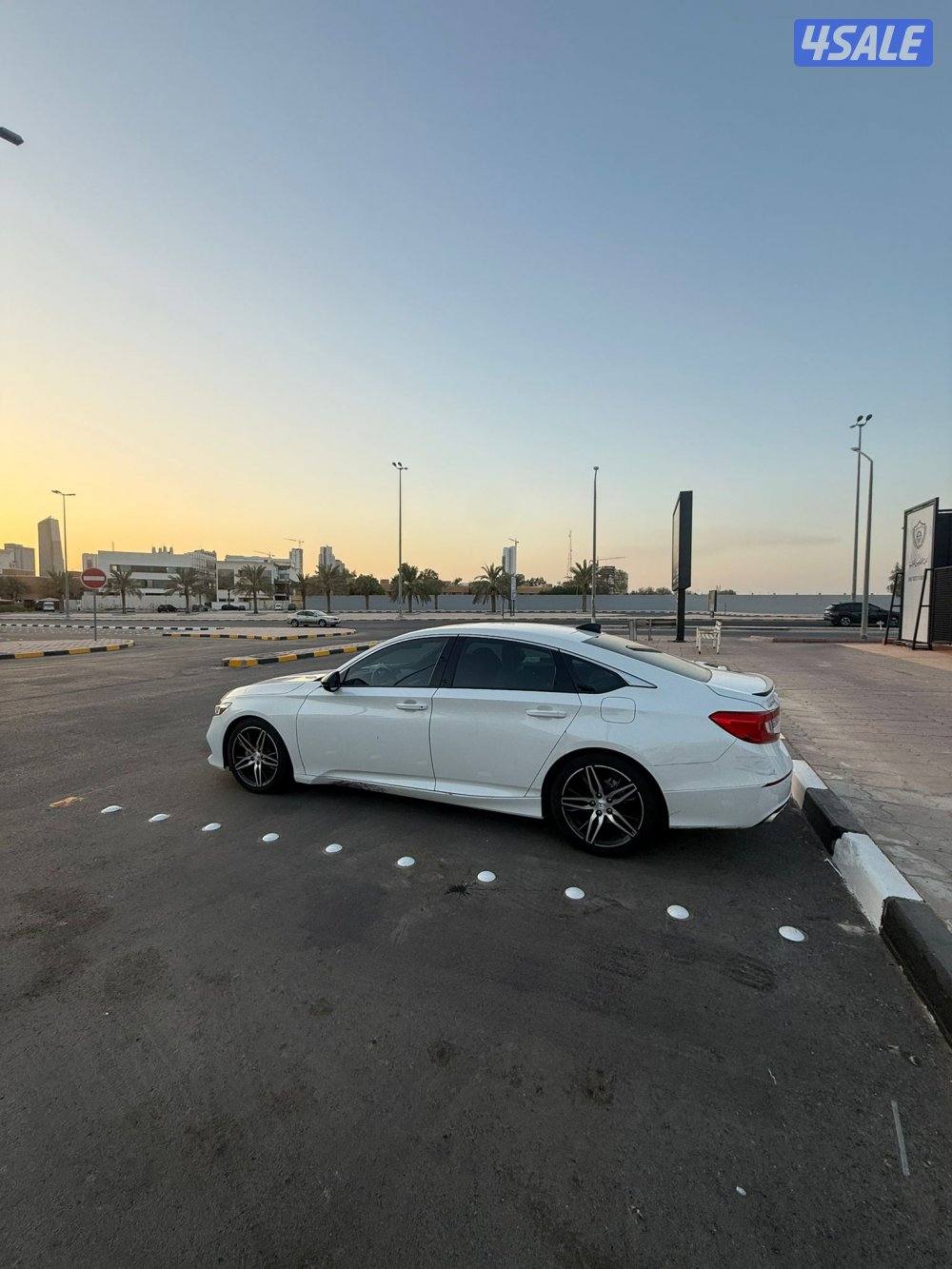 هواند اكورد سبورت 2022
 الدرجه الاول ماشيه 69350
المالك الاول من الوكا4