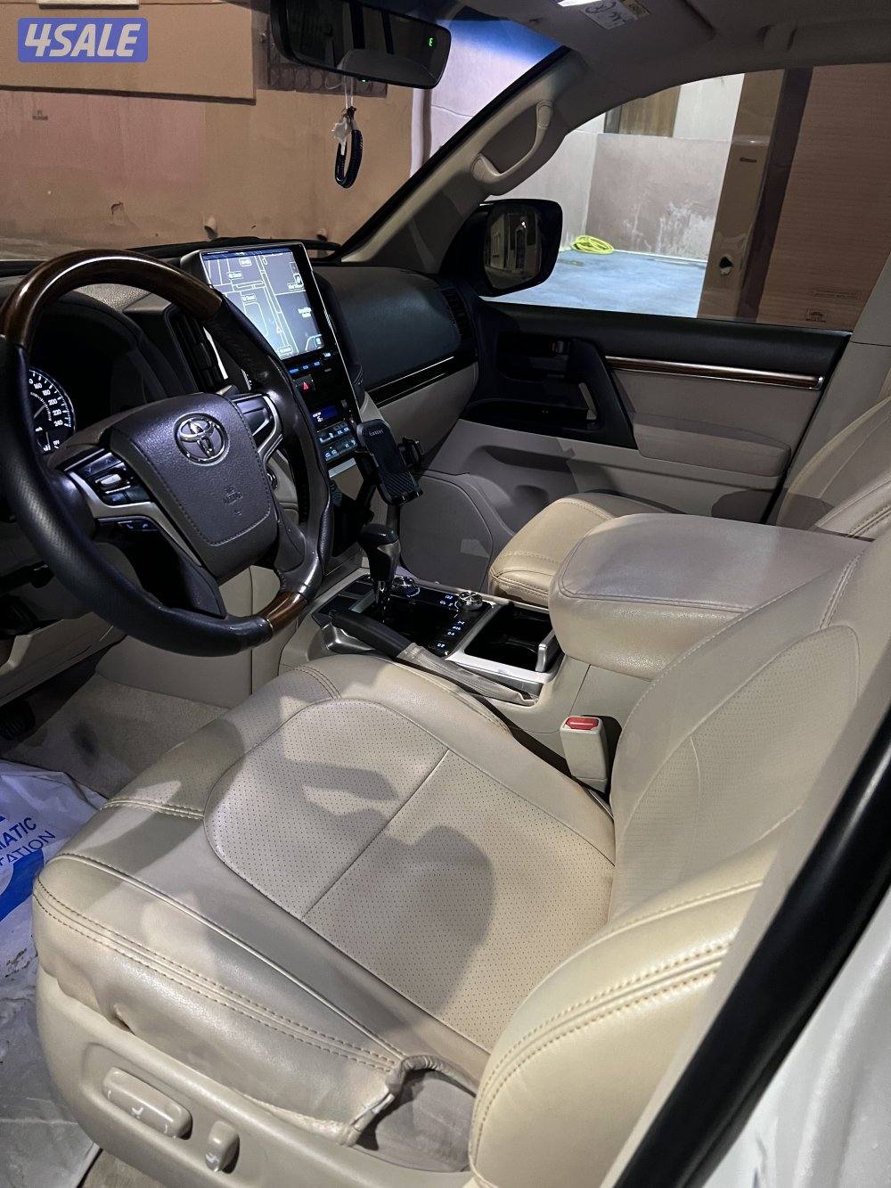 لاندكروزر GXR V6 الملك الاول 20184