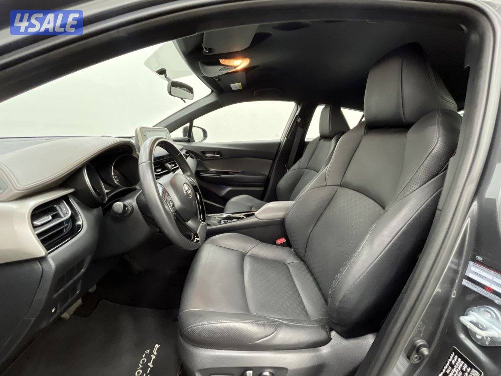 TOYOTA C-HR_HEV HIGH OPTION4