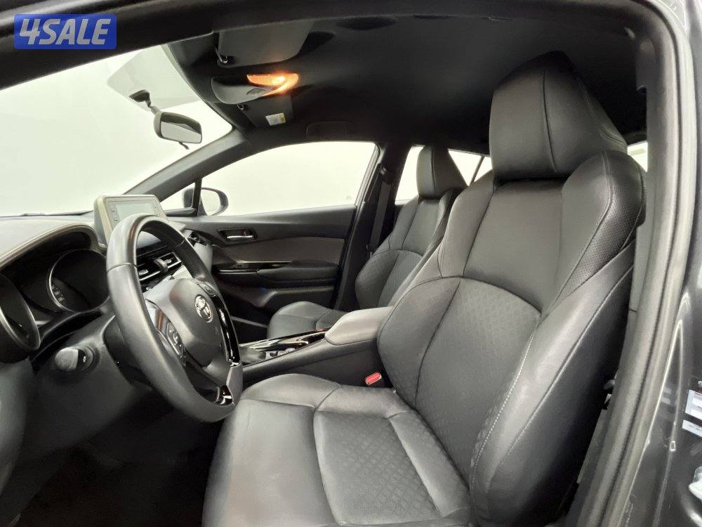 TOYOTA C-HR_HEV HIGH OPTION5