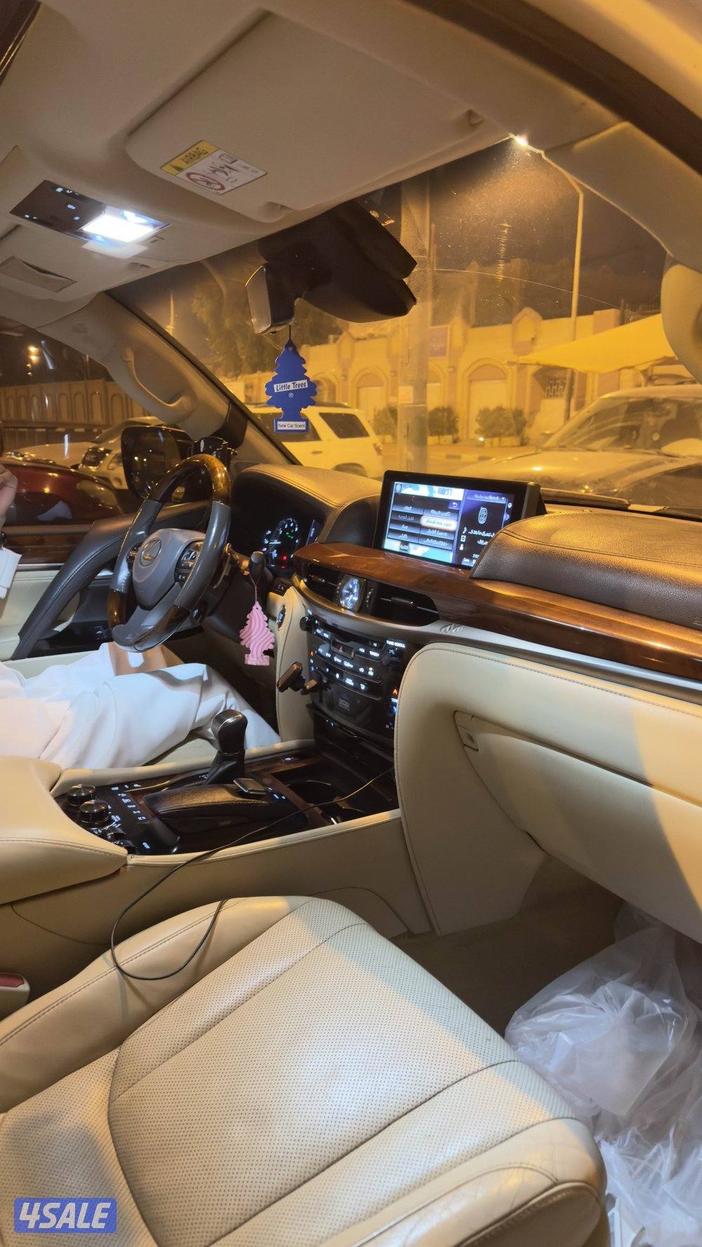 لكزس 570 درجه الاوله داخليه بيج ماشي 212 قابل للزياده وارد قطر5