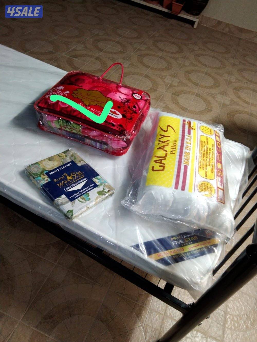 سرير حديد ومرتبه طبيه وبطانيه ومخده والملايات4