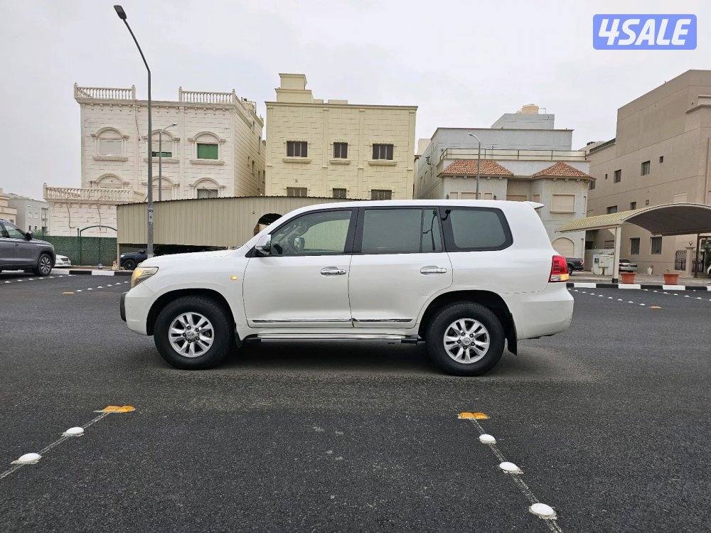 لاند كروزر GXR 20102