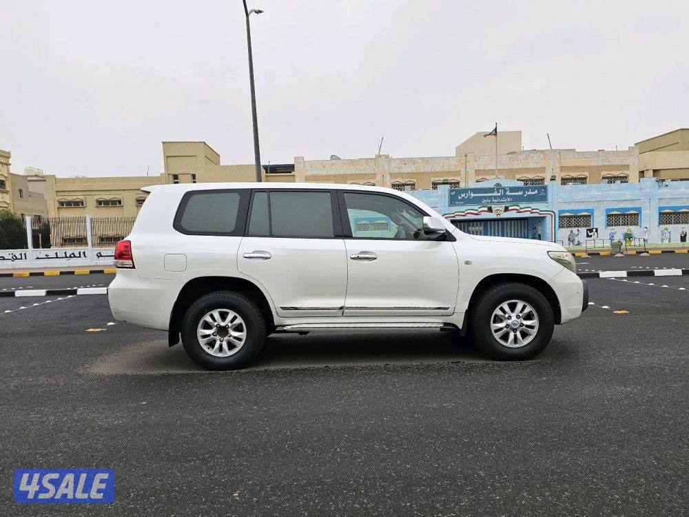 لاند كروزر GXR 20103