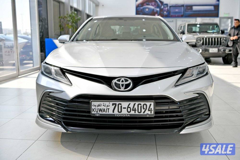 تويوتا كامري LE1