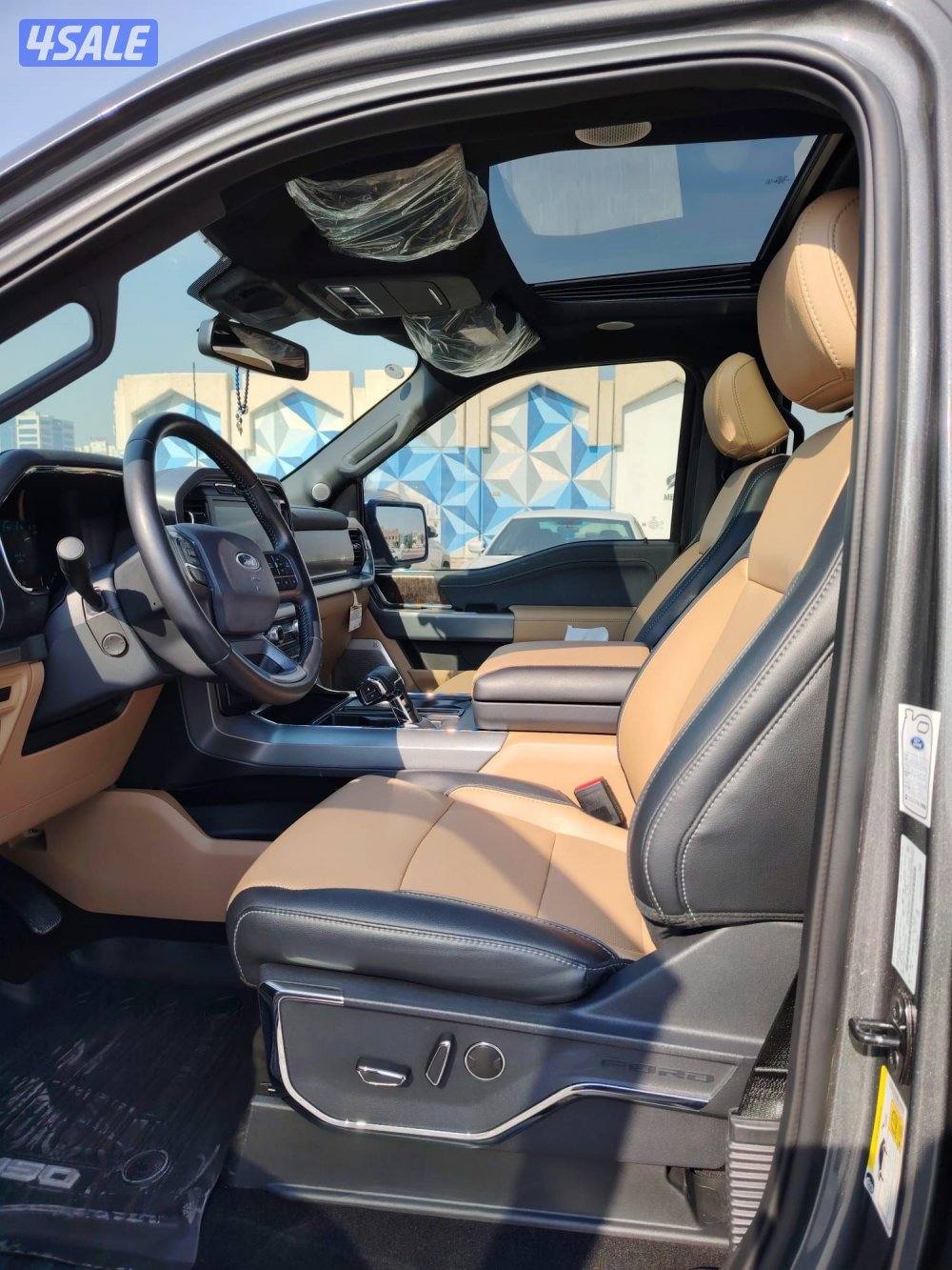 وانيت فورد لاريت 2023 بحاله الوكاله عداد 24 الف4