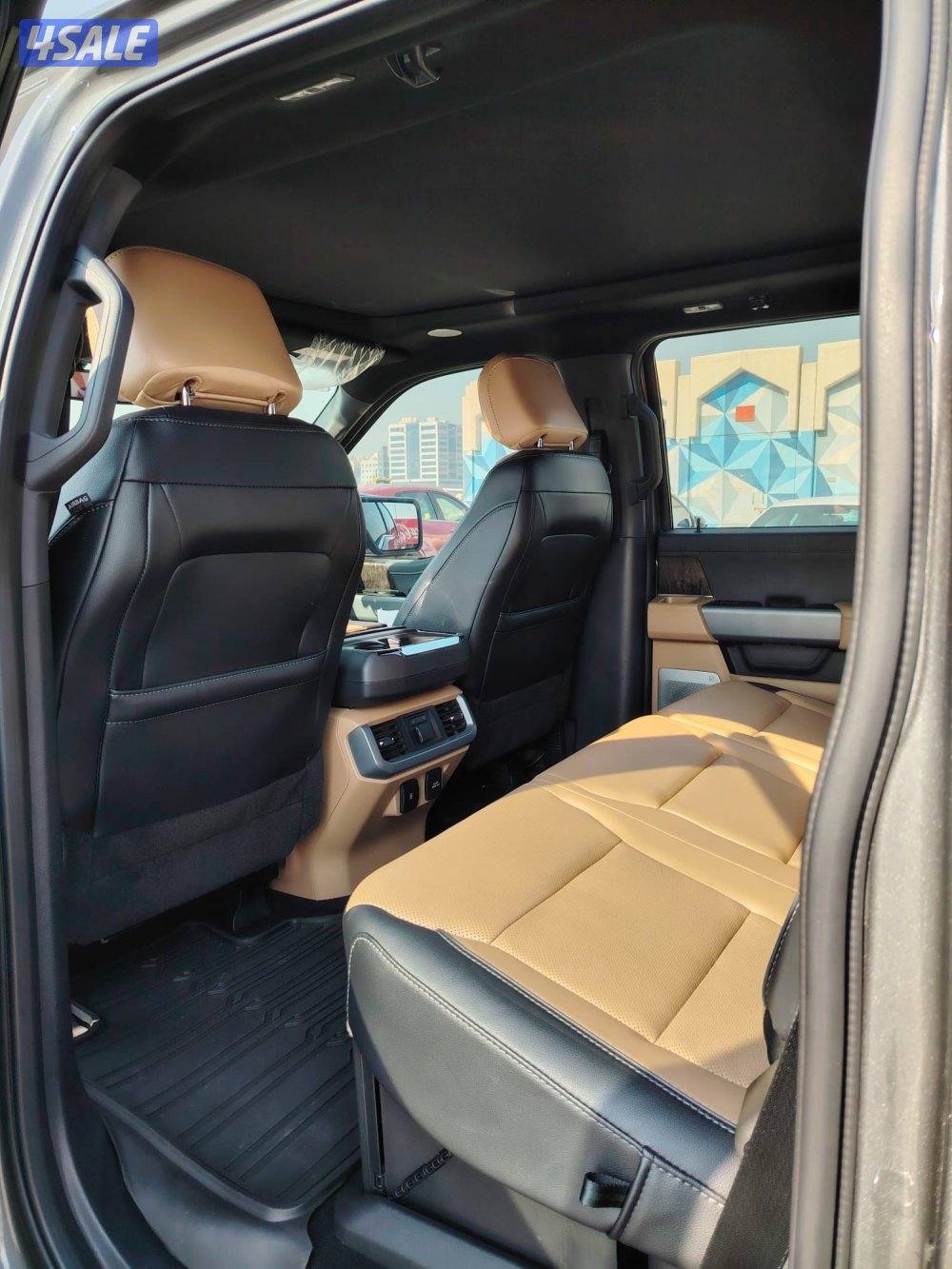 وانيت فورد لاريت 2023 بحاله الوكاله عداد 24 الف6