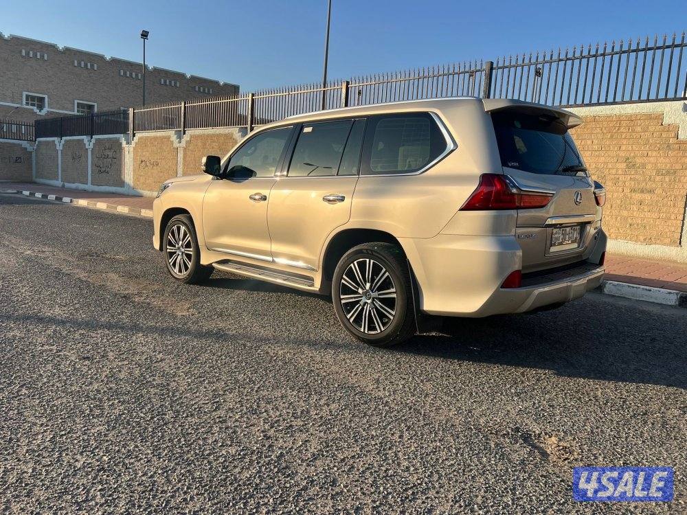 لكزس LX570 الساير 2019 درجه اولى بحاله الوكاله عداد 129 الف2