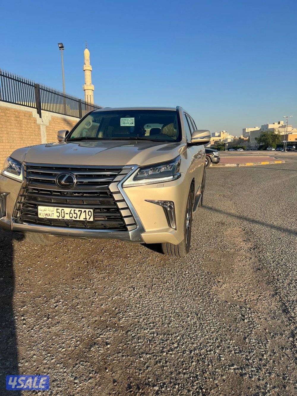 لكزس LX570 الساير 2019 درجه اولى بحاله الوكاله عداد 129 الف3